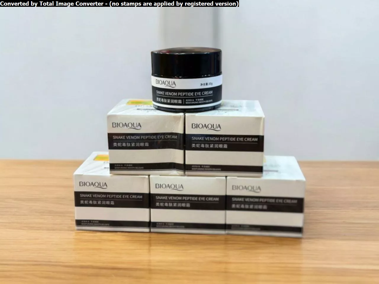 کرم دور چشم مار 