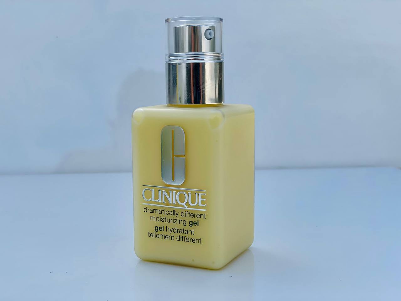 ژل آبرسان دراماتیکالی دیفرنت کلینیک CLINIQUE Dramatically Different Moisturizing Gel – کنترل چربی و آبرسانی سبک پوست